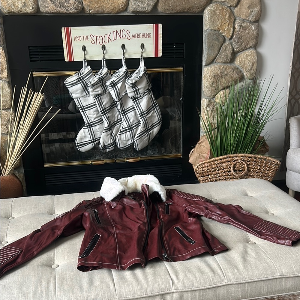 Beulah Style Maroon Vegan Leather Jacket W/ Fur Trim Size Medium